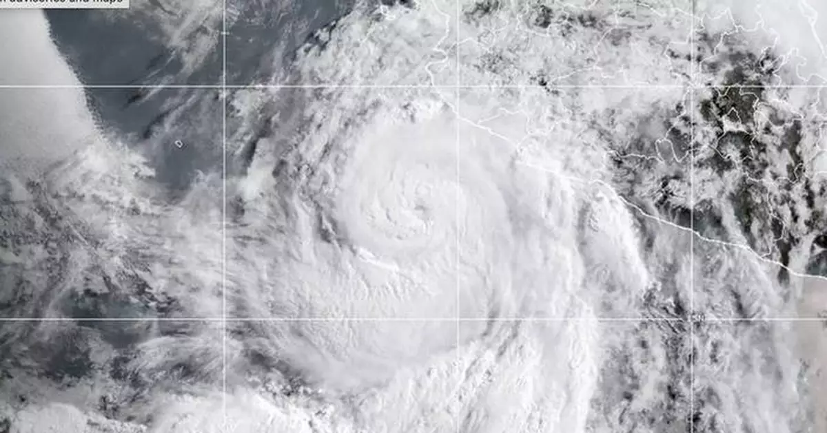 Cat 1 Hurricane Flossie hits Pacific coast